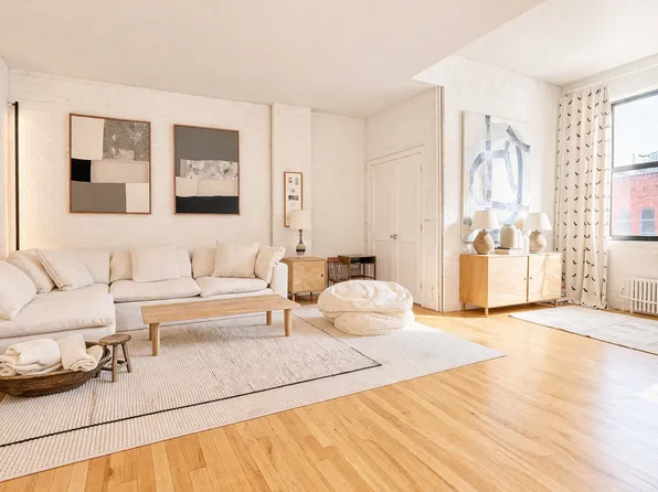 162 Carlton Avenue image 1 of 31