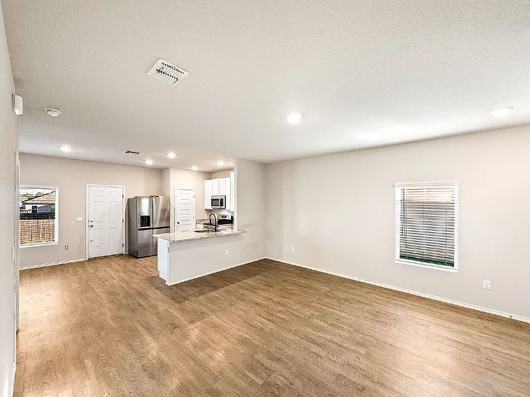 7663 Stud Dr — Photo 6