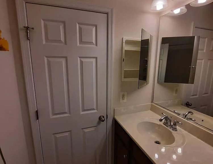 2nd Floor - Master Bedroom - Full (1) Bath