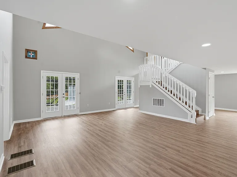7134 Williams Rd — Photo 10