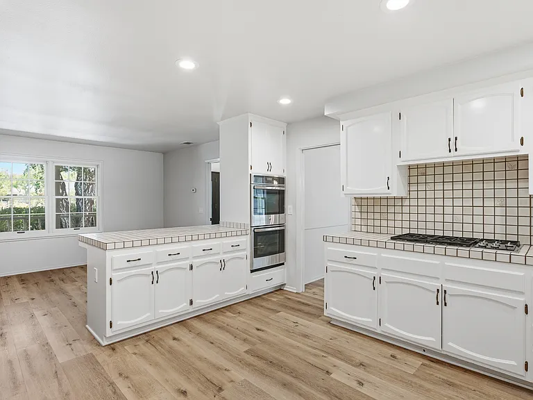 2224 Alamo Pintado Ave — Photo 11