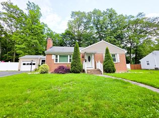 31 Andor Rd, Manchester, CT 06040