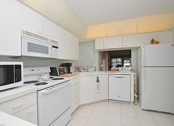 3rd image of 2509 Citrus Lake Dr