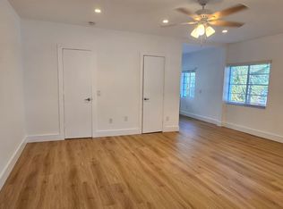 916 W 42nd St #104, Miami Beach, FL 33140