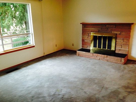 3rd image of 21265 Plaza Dr