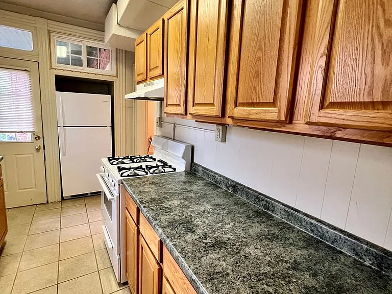 3024 Stuart Ave — Photo 6