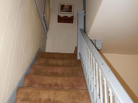 3rd image of 103 E Pleasant St