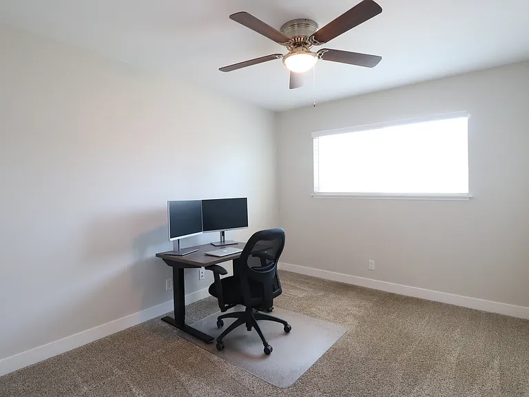 586 Poppy Ln — Photo 22