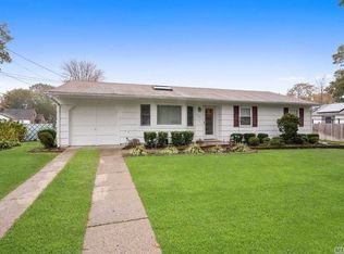 270 Terry Blvd, Holbrook, NY 11741
