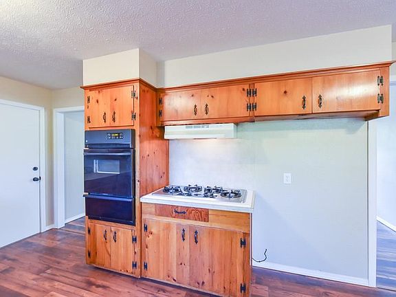 5th image of 817 Hillside Dr