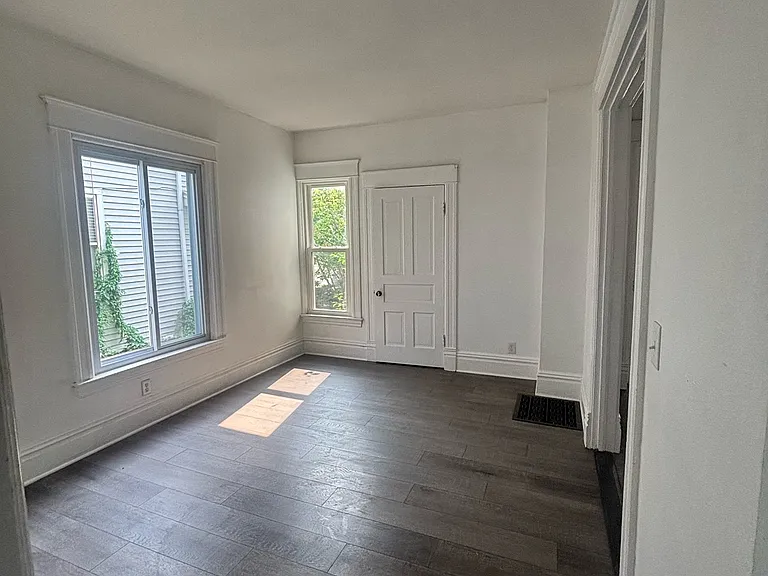 736 N 2nd St — Photo 5