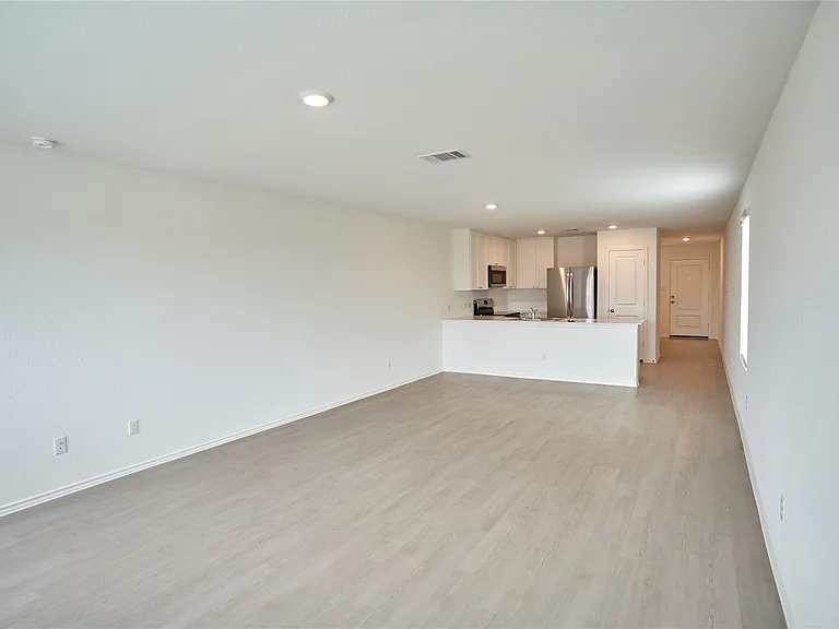 360 Brannigan Dr — Photo 5