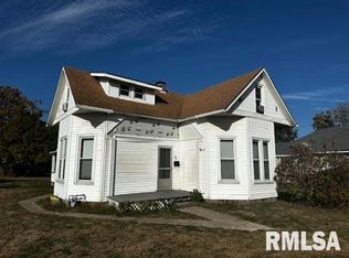 11 N Commercial St, Winchester, IL 62694