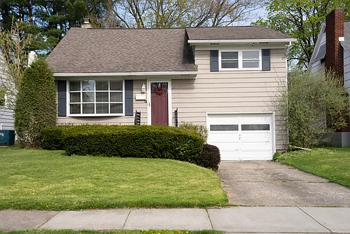 21 Adams Ave Photo 1