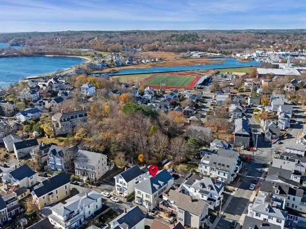 26-28 Summer St, Gloucester, MA 01930