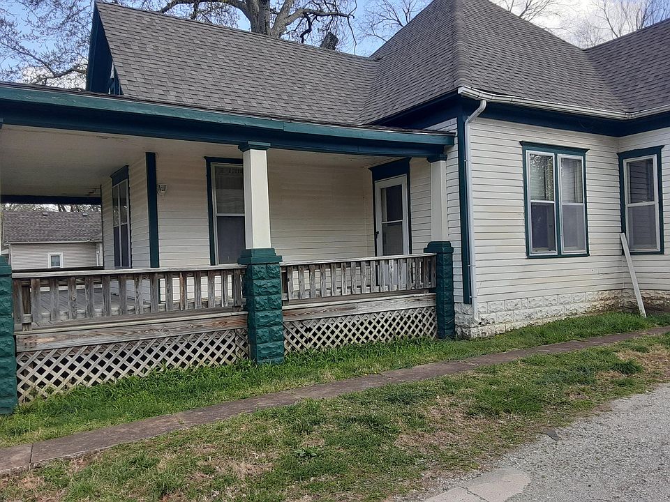 1st image of 405 W Adams St #A