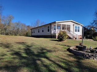 203 Linwood Dr, Mount Airy, NC 27030