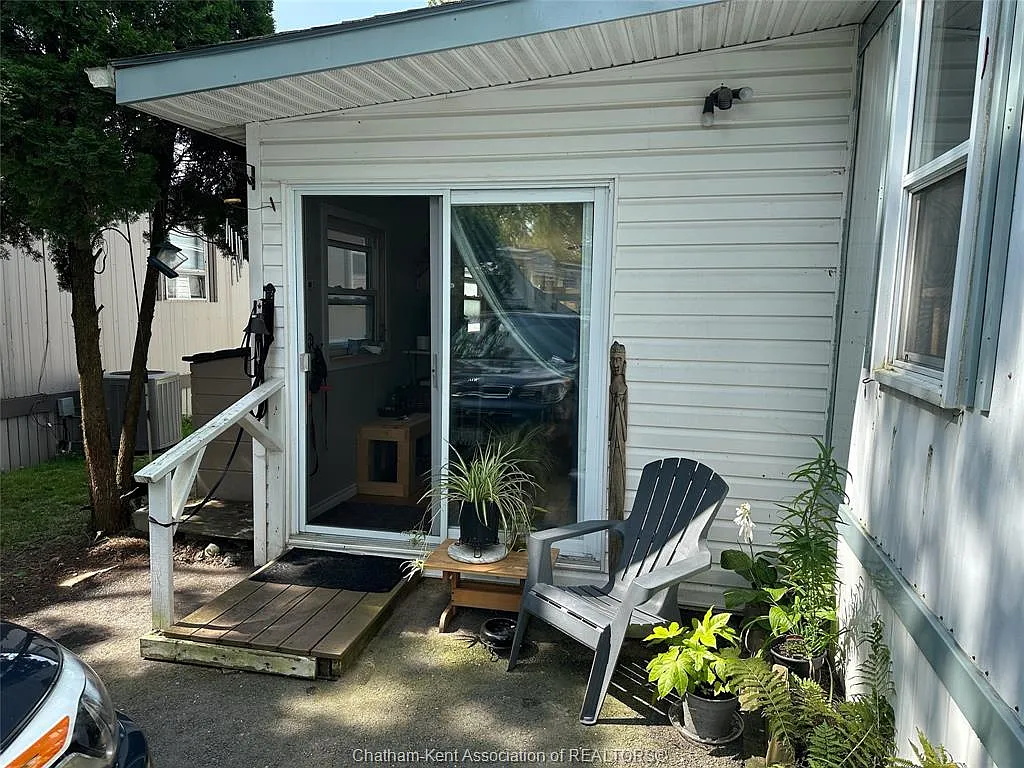 2 bed, $200,000 — Photo 2