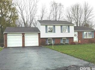8320 Spicebush Trl, Liverpool, NY 13090