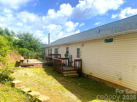 3rd image of 39 Henry White Ln