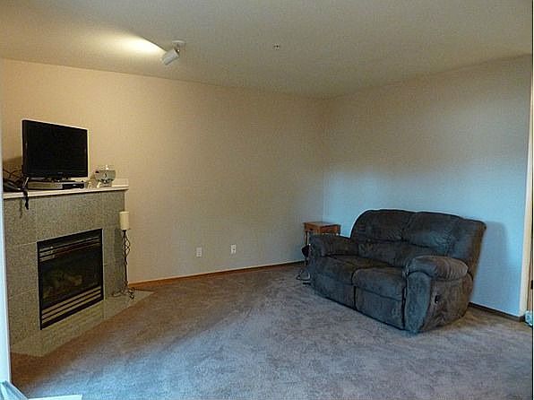 1st image of 15815 Admiralty Way APT C6