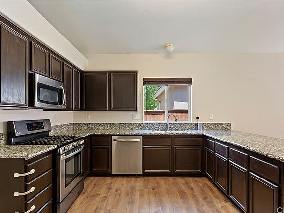 3rd image of 27542 Sierra Madre Dr
