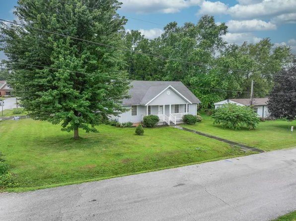 102 W Robberson Street, Willard, MO 65781