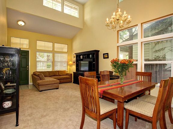 2nd image of 2493 Halsey Cir