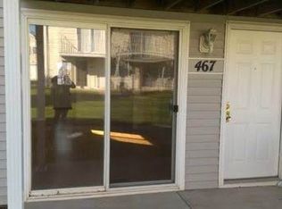 467 Meadow Green Ln, Round Lake Beach, IL