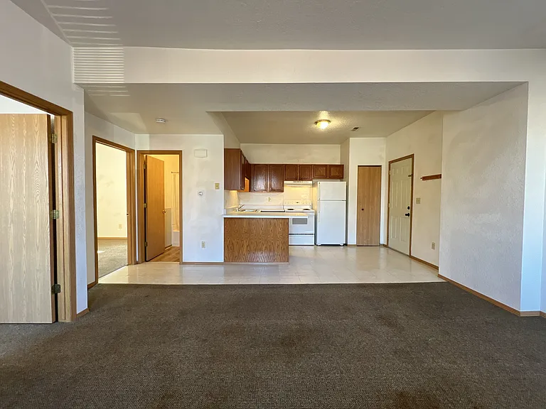 264 E 14th St #1/2 — Photo 4