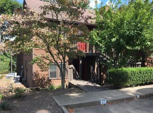 214 Clubside Dr NW, New Philadelphia, OH