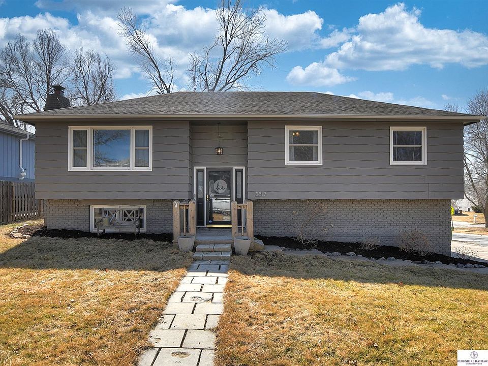 1st image of 2217 Joyce Cir
