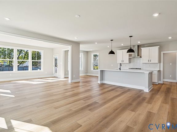 2nd image of 4907 Maben Hill Ln