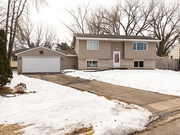 3rd image of 7998 E River Rd NE