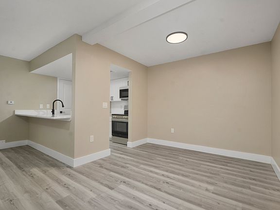3rd image of 433 W New England Ave APT 105