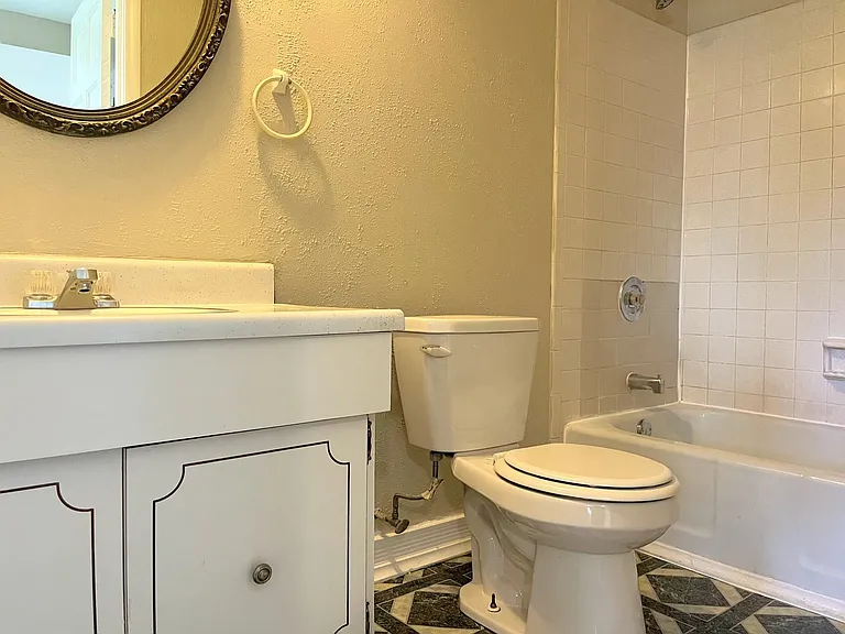 2654 Sheridan Dr — Photo 6