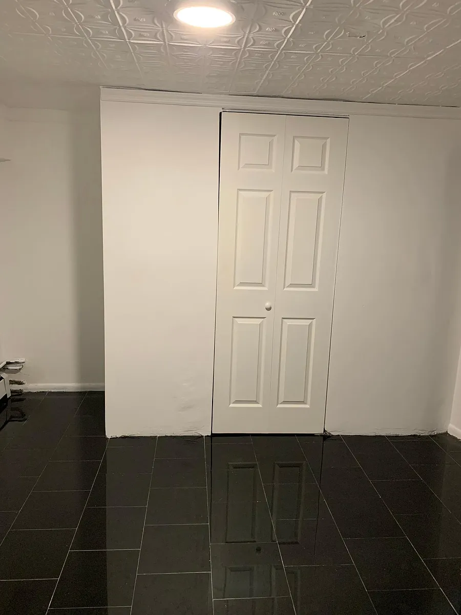 Building Photo - 1413 White Plains Rd #1B