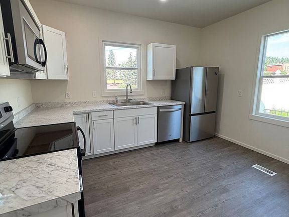 4th image of 927 W Mercury St