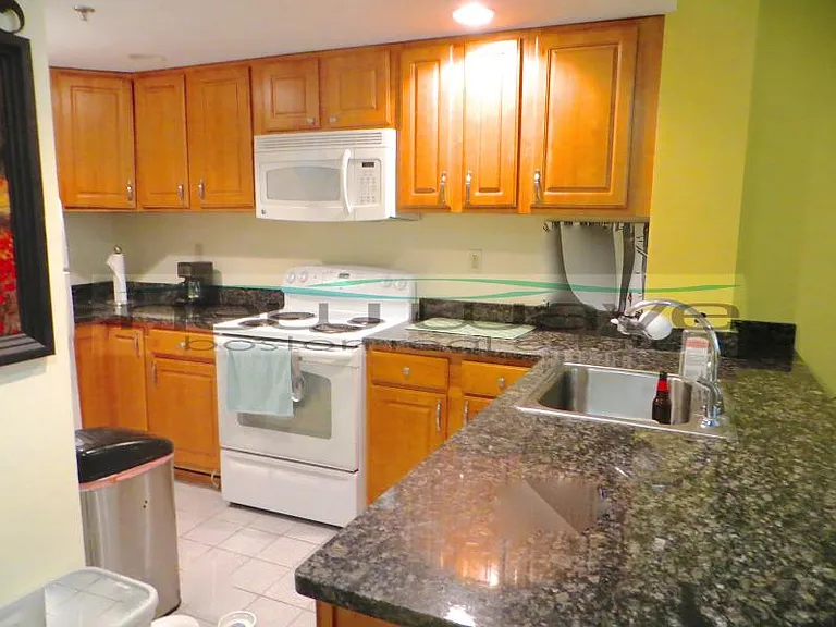 51 Queensberry St #C — Photo 8