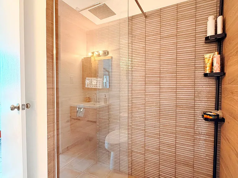 J14 Avenue #9C — Photo 13