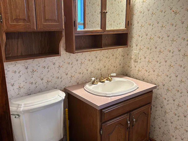 124 Birch St — Photo 17