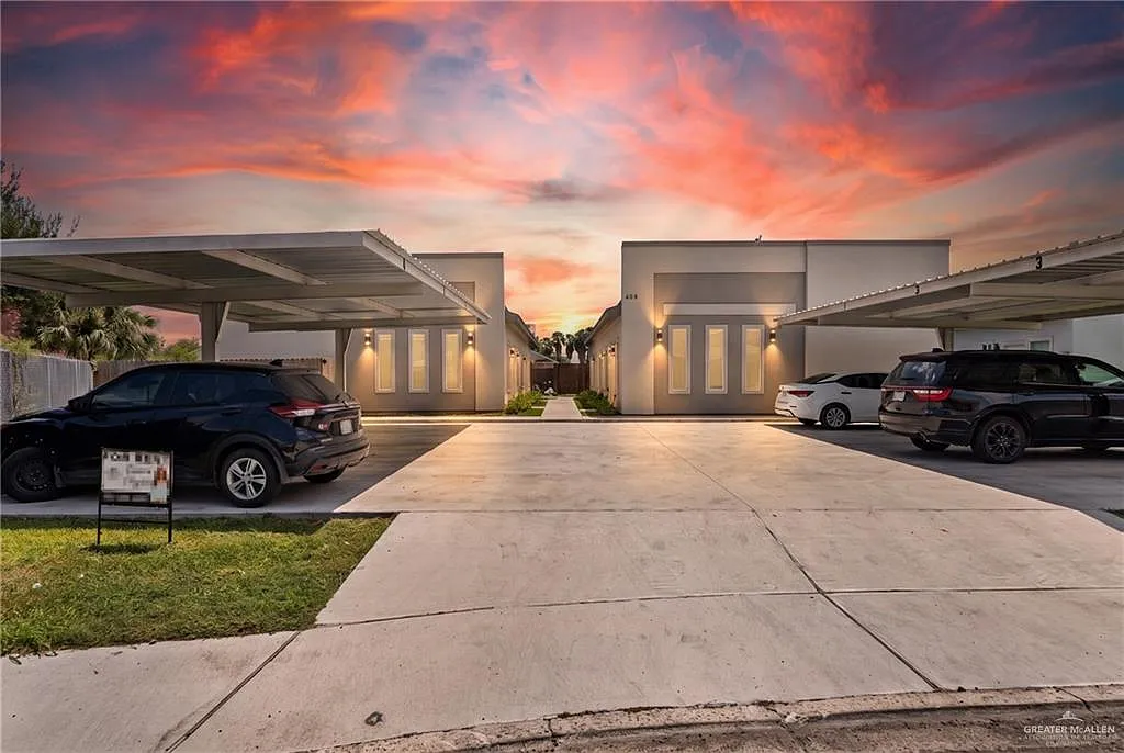 2 bed, 2.0 bath, 3879 sqft, $1,000 — Photo 1