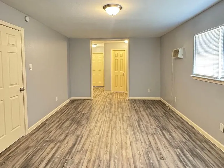3270 Christopher St — Photo 13