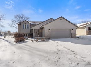 2709 S Kaystone Dr, Sioux Falls, SD 57103