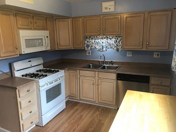 3rd image of 4793 Clevesdale Dr