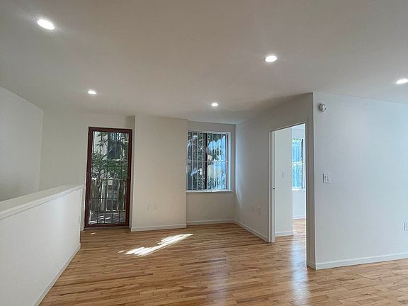 5th image of 190 E 7th St APT 113