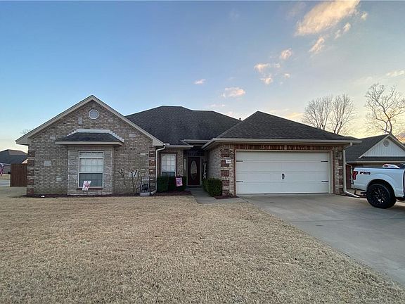 3rd image of 2419 Kaylonni Cir