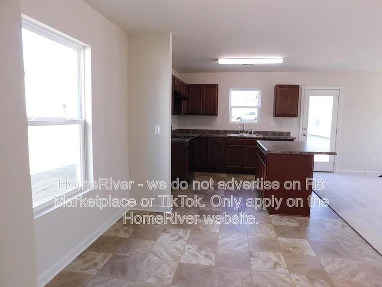 3658 Oakleaf Pass — Photo 8