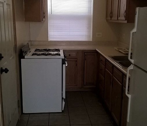 2nd image of 721 N Avers Ave APT 1