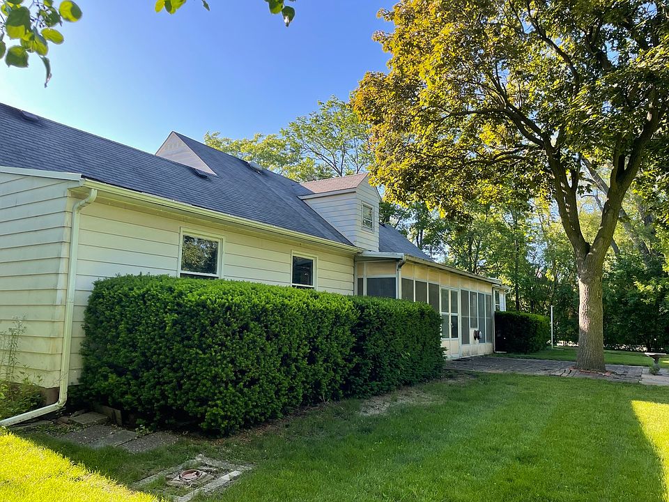 2nd image of 2391 Greenview Rd